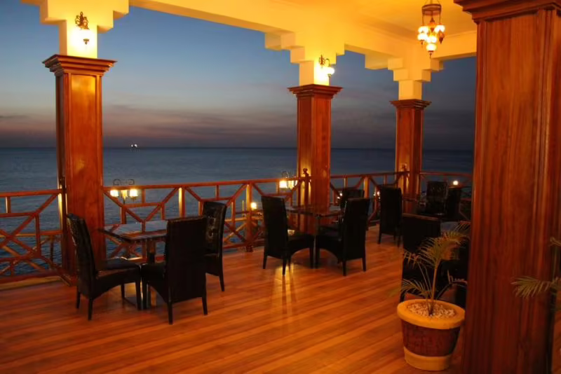 ROYAL CLIFF