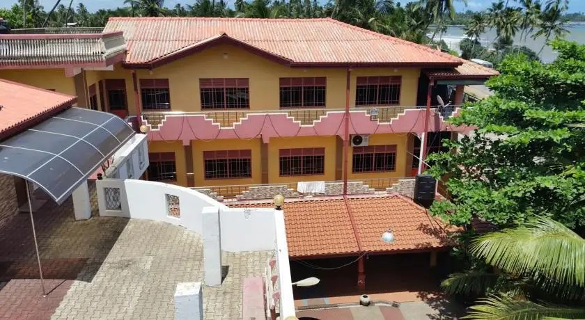 SARAH HOLIDAY RESORT