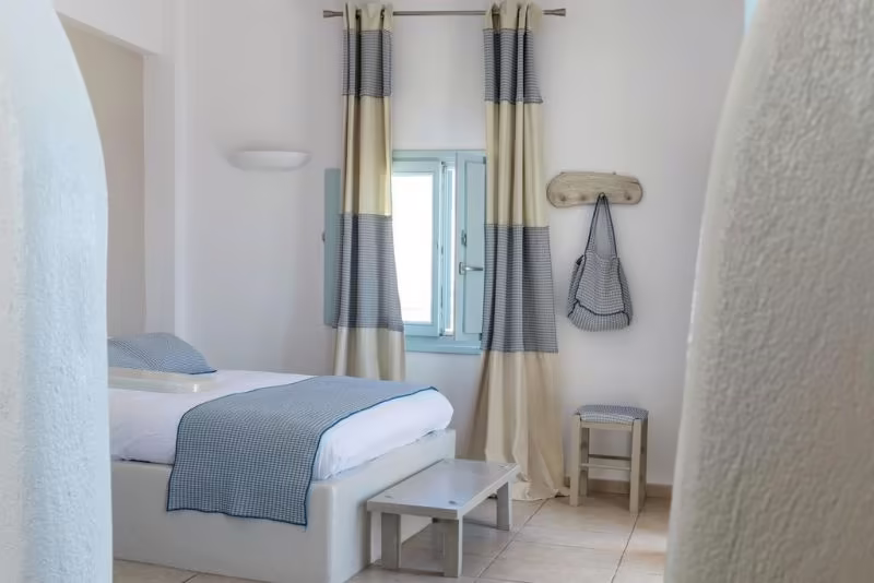 BLUE DOLPHINS APARTMENTS & SUITES