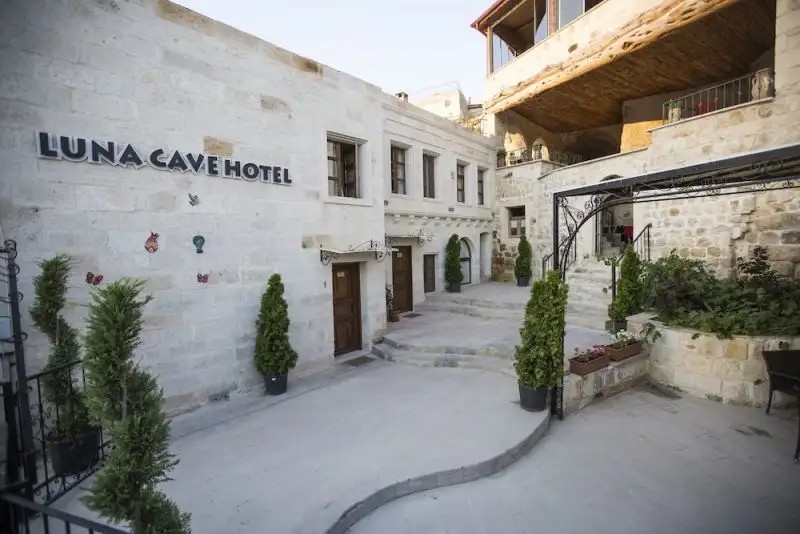 LUNA CAVE HOTEL