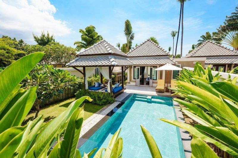 pool villa