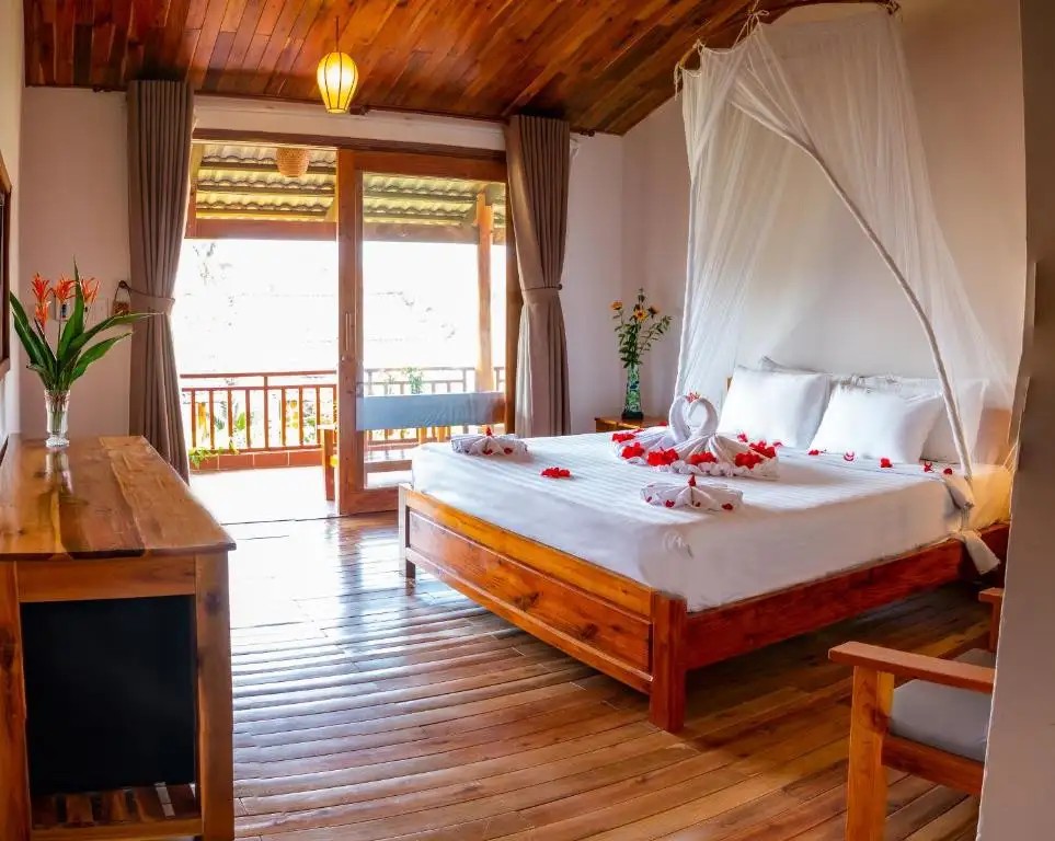 LA CASA RESORT