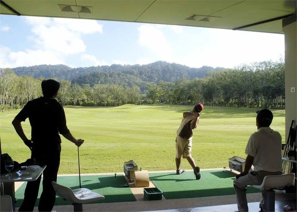 MISSION HILLS GOLF RESORT & SPA