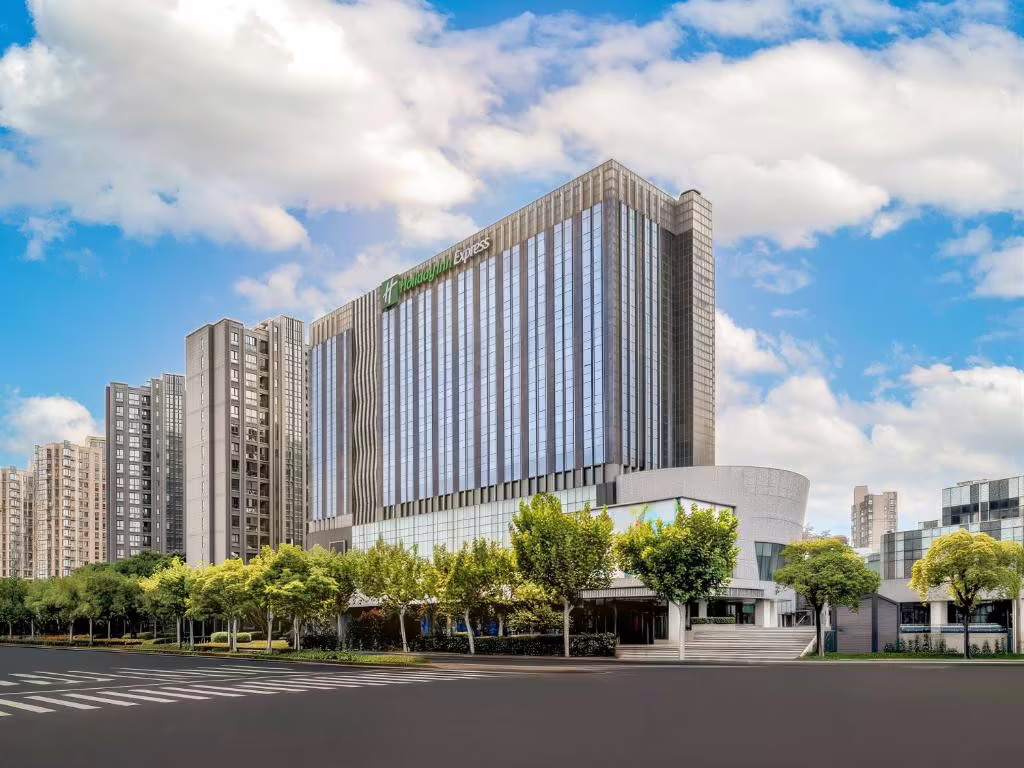 HOLIDAY INN EXPRESS SHANGHAI JINSHA