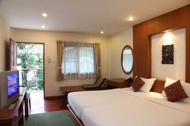 CHARLIE HOUSE PINKLAO
