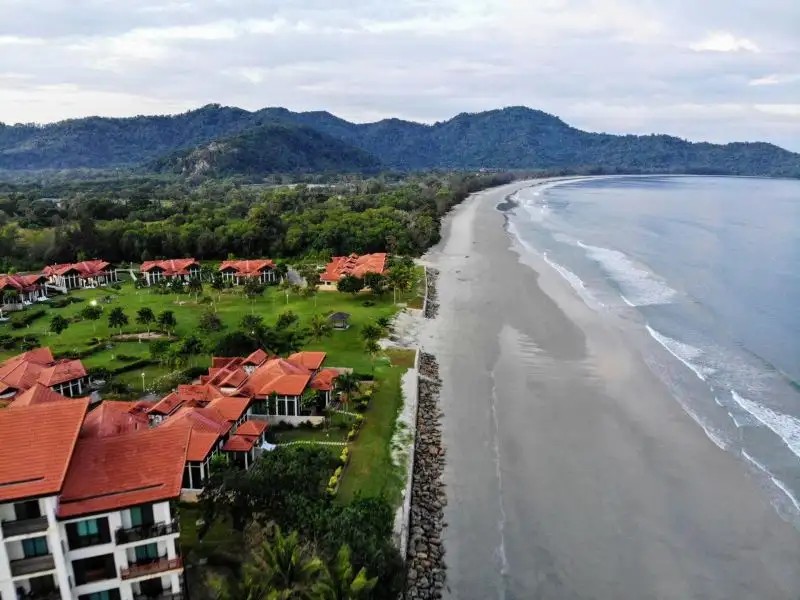 BORNEO BEACH VILLAS