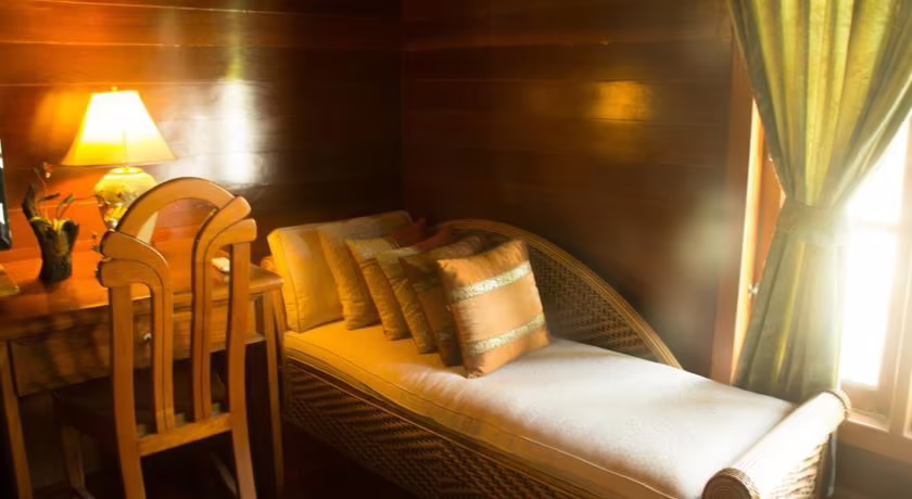 NAITHON BEACH RESORT