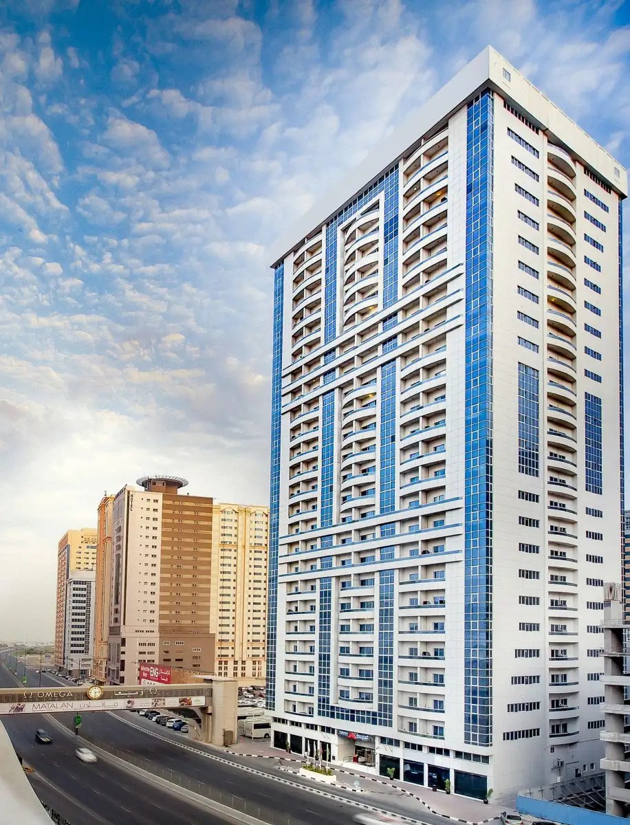 GOLDEN SANDS HOTEL & RESIDENCES