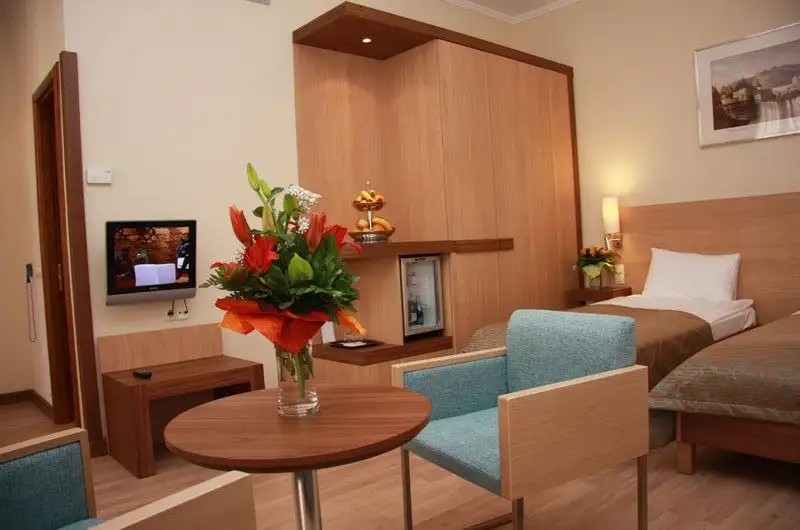 THE THREE CORNERS HOTEL BRISTOL