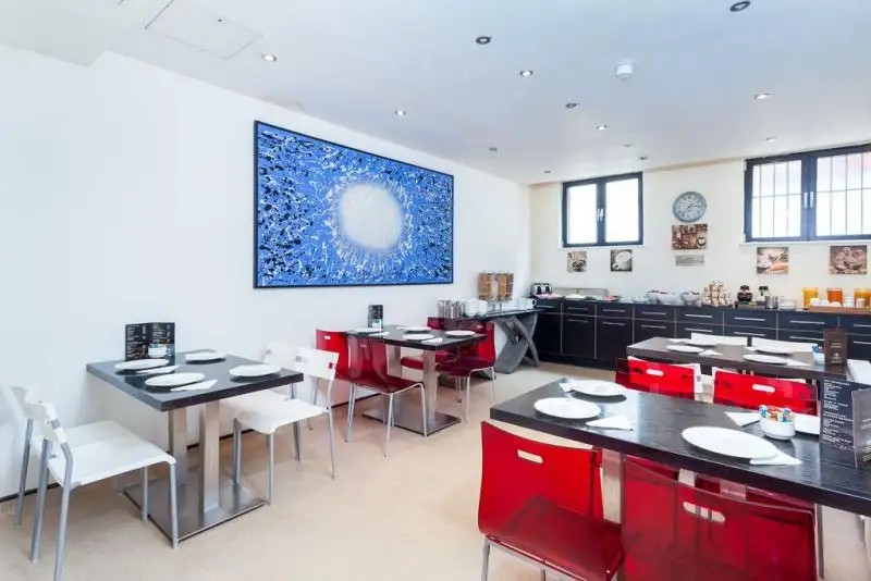 AVNI HOTEL KENSINGTON