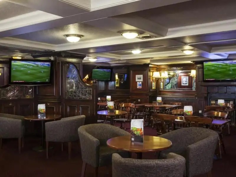 HOLIDAY INN LONDON KENSINGTON FORUM