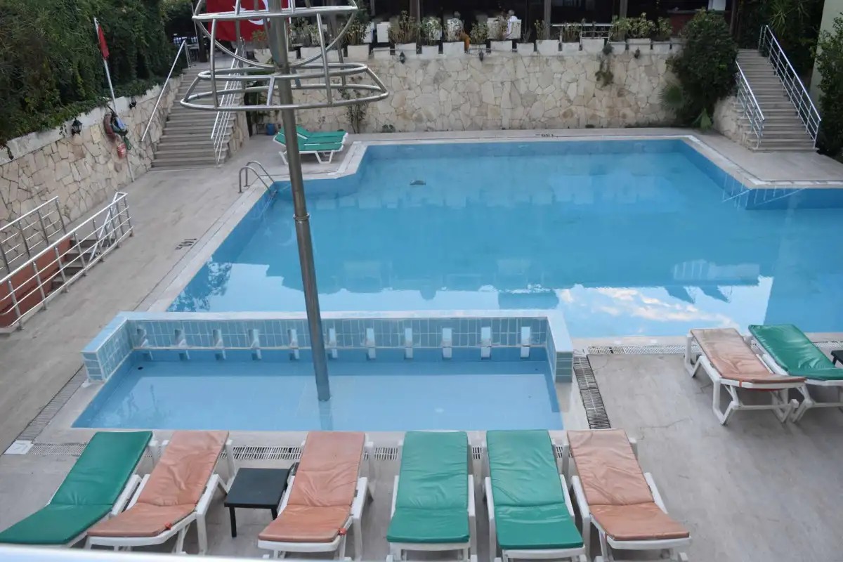 ARES CITY (EX. KAMI HOTEL)