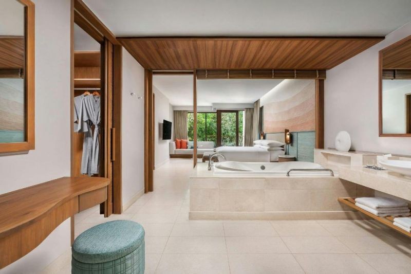 1 bedroom corner king suite garden view