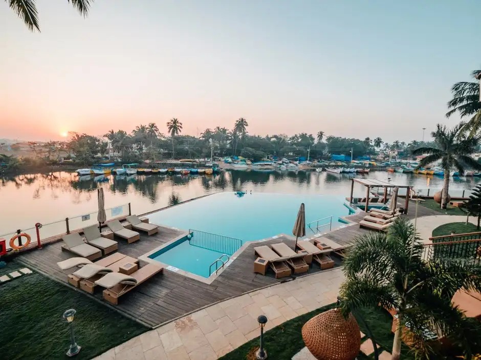 ACRON WATERFRONT RESORT