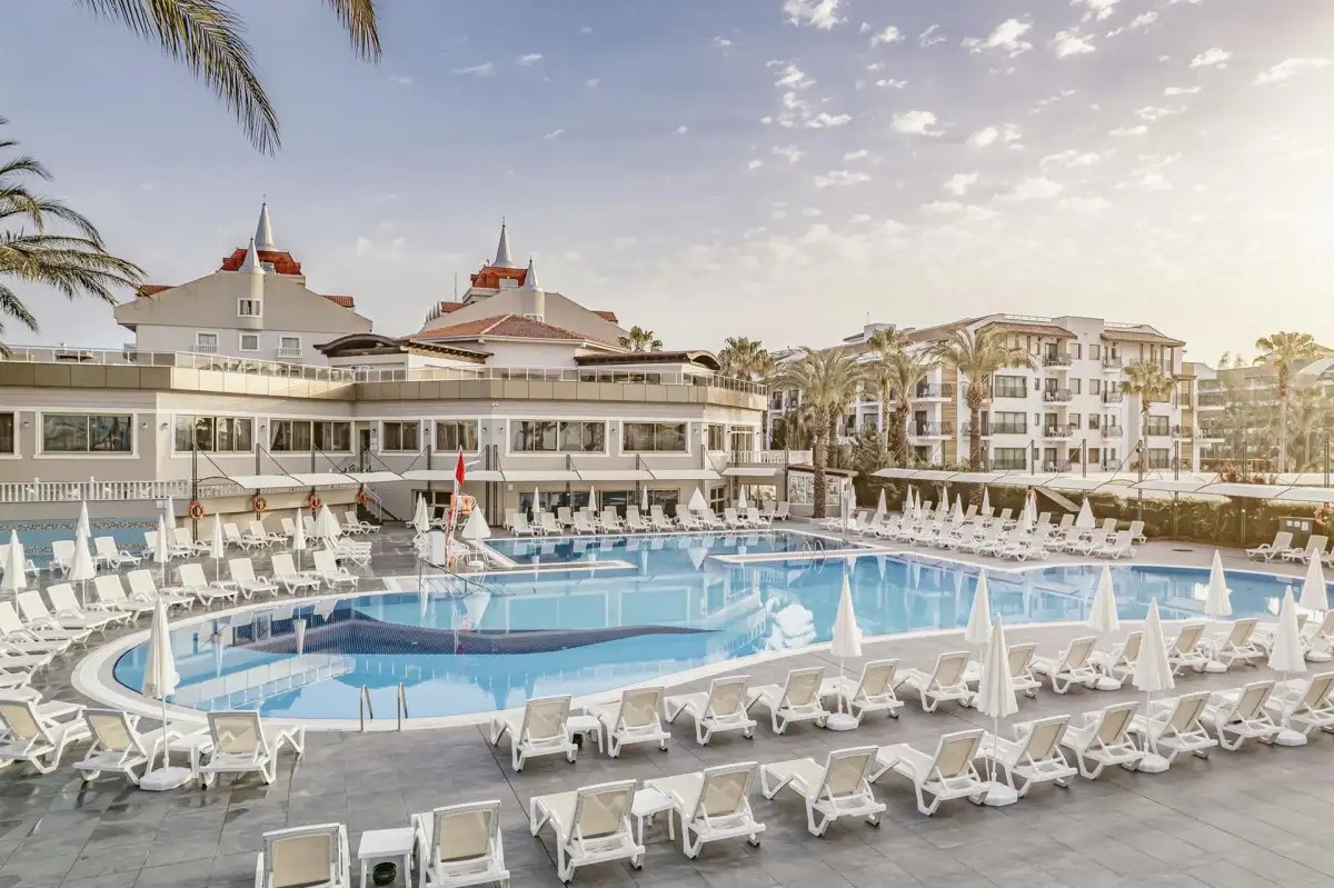 AYDINBEY FAMOUS RESORT