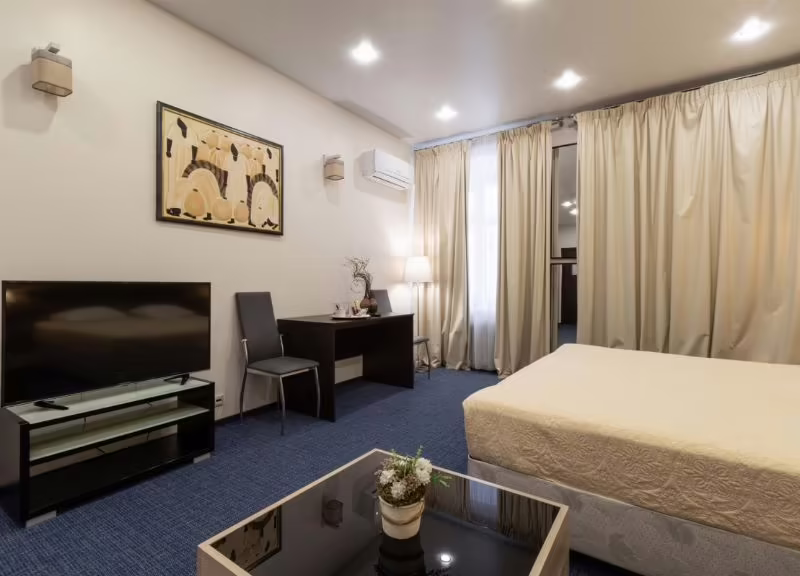 ARTHOFF HOTEL