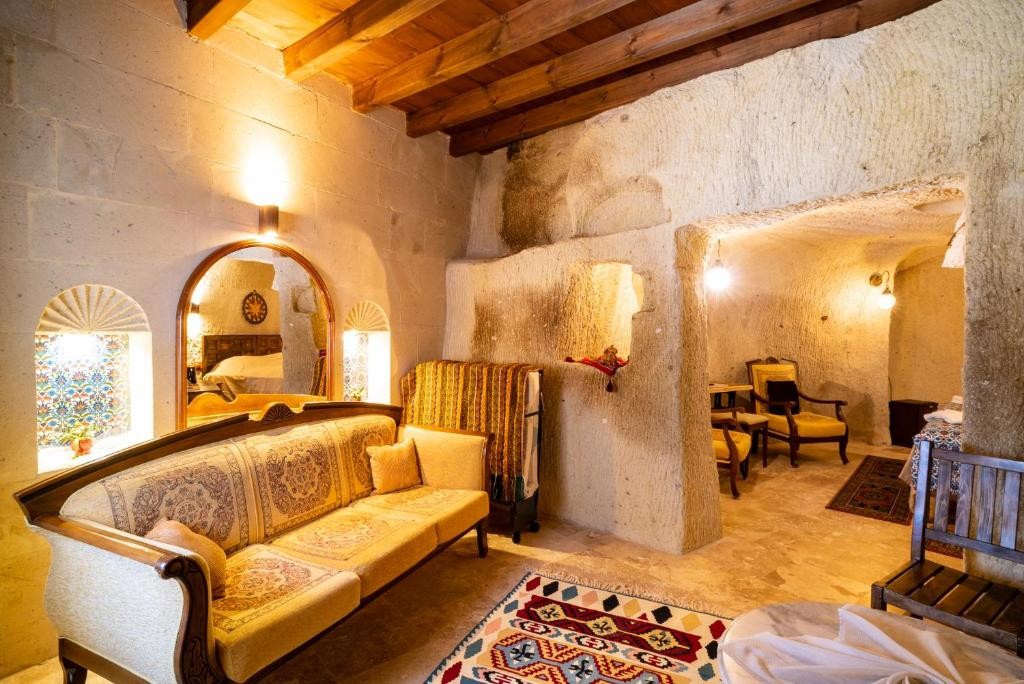CAPPADOCIA INANS CAVE