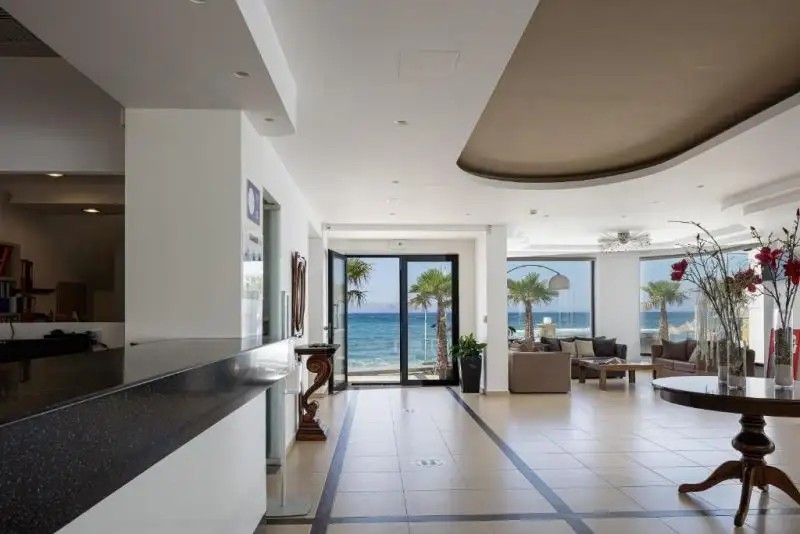 GOLDEN BAY HOTEL & BUNGALOWS