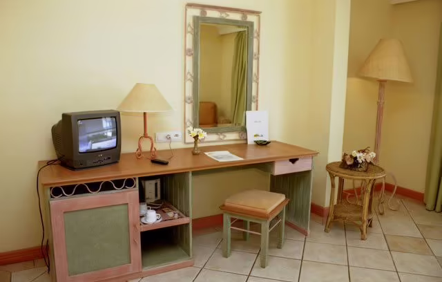 ANELIA BEACH RESORT & SPA (EX. KLONDIKE)