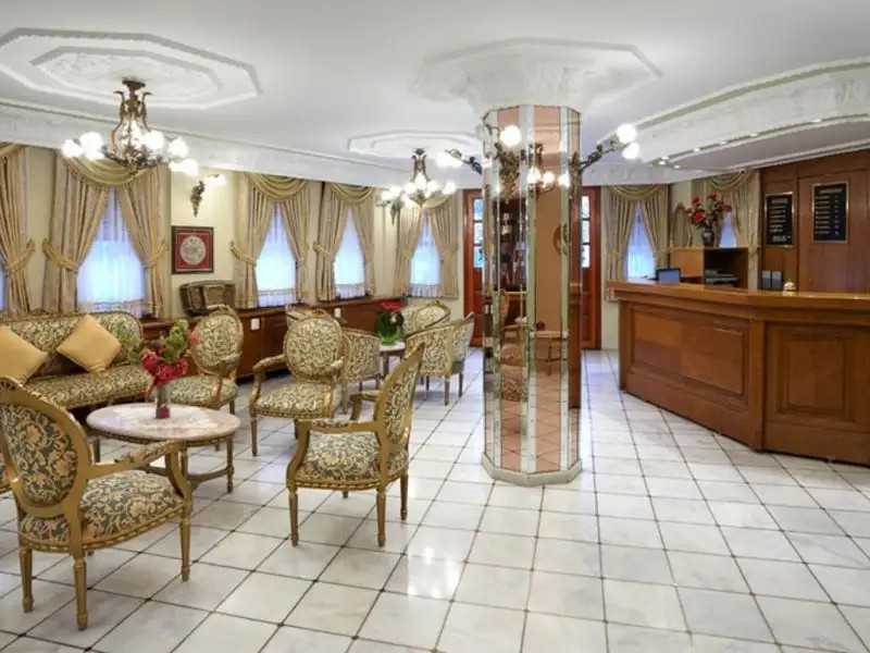 VALIDE SULTAN KONAGI SULTANAHMET