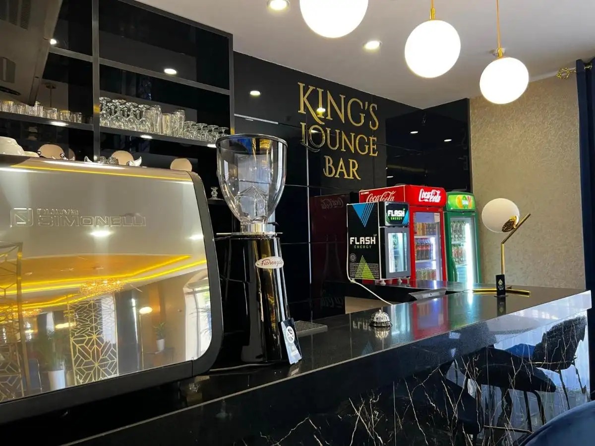 KING PLAZA