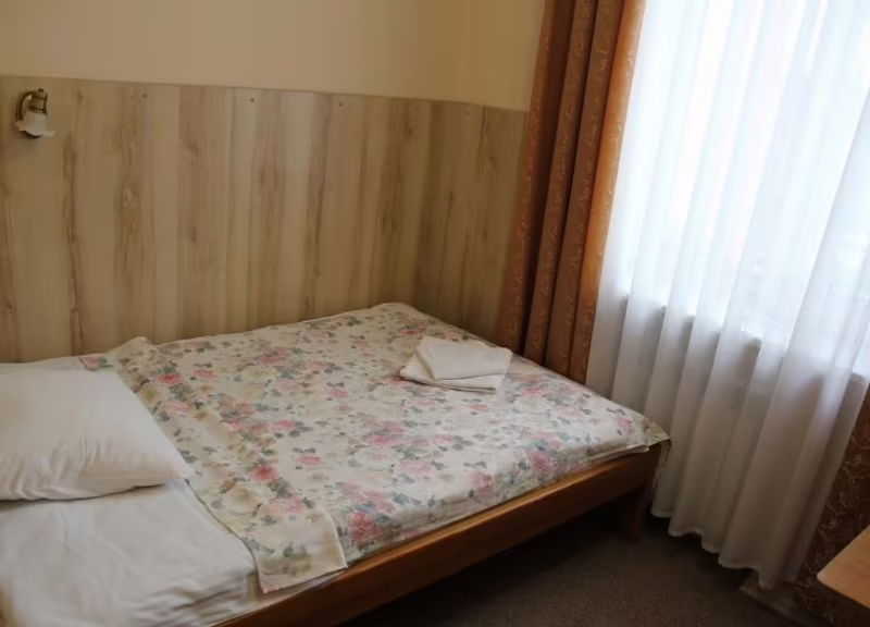 ГЛОРИЯ ГУСЕВ