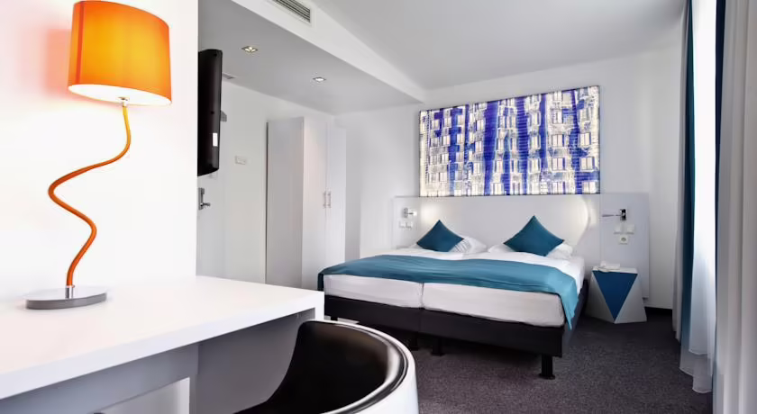 WYNDHAM GARDEN DUESSELDORF CITY CENTRE KOENIGSALLEE