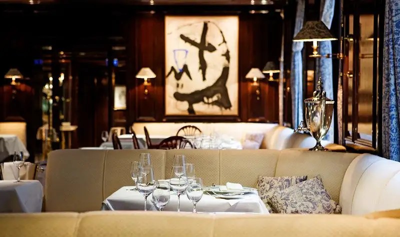 EXCELSIOR HOTEL ERNST