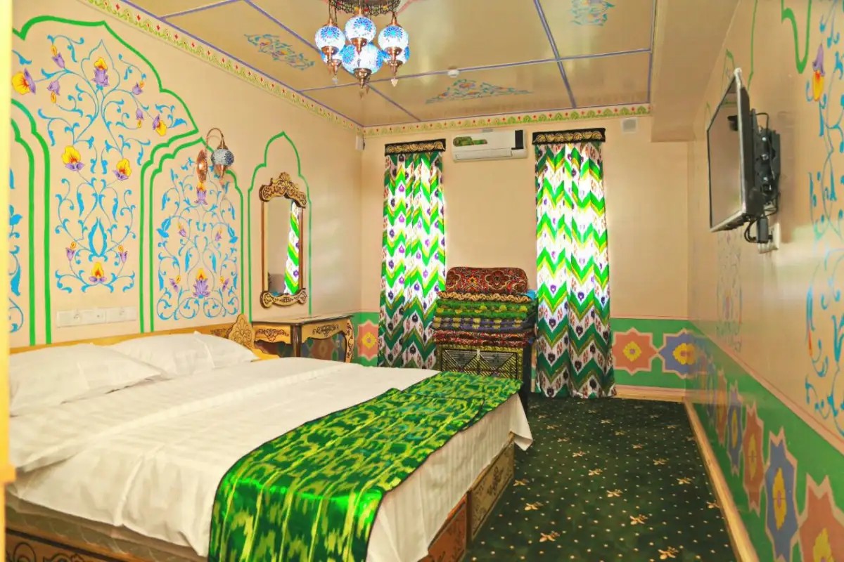 HON SAROY HOTEL
