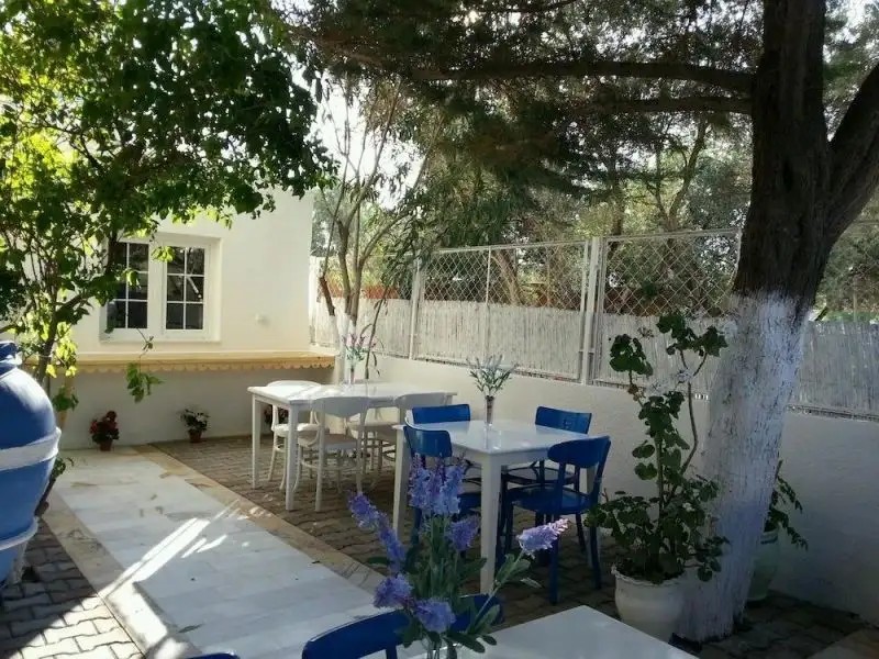 ANTIK MOTEL