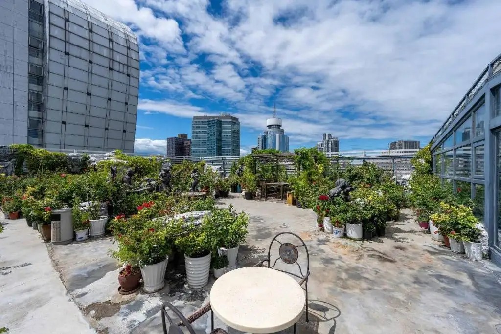 A.C. ART MUSEUM HOTEL