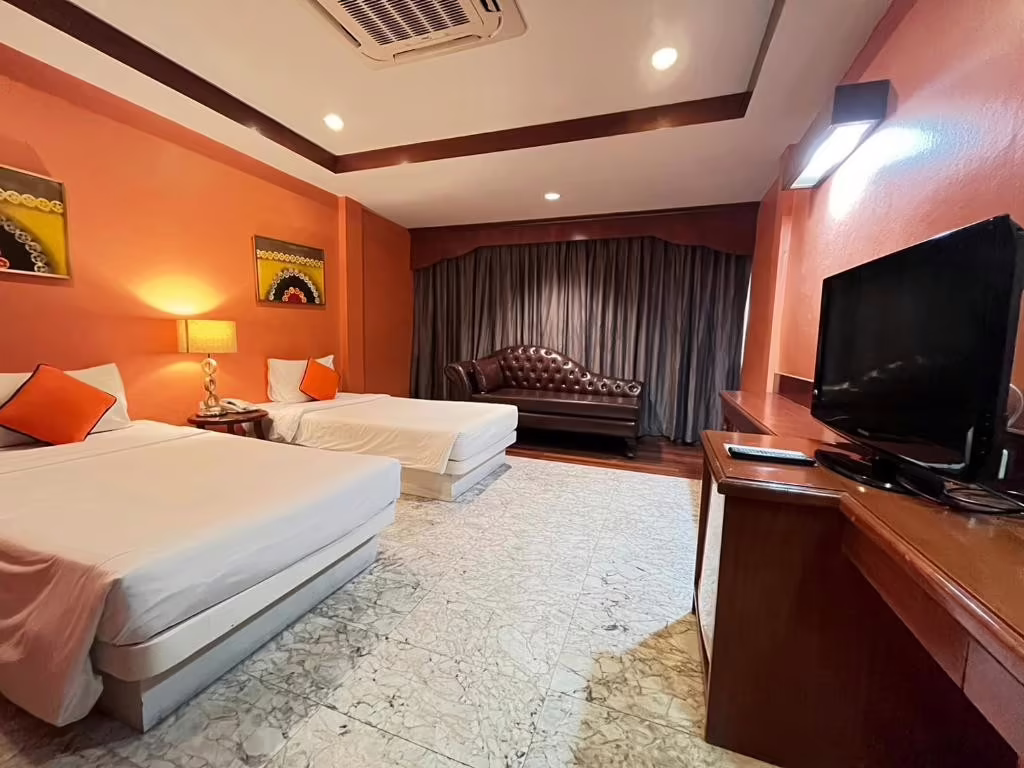 B BURI HOTEL