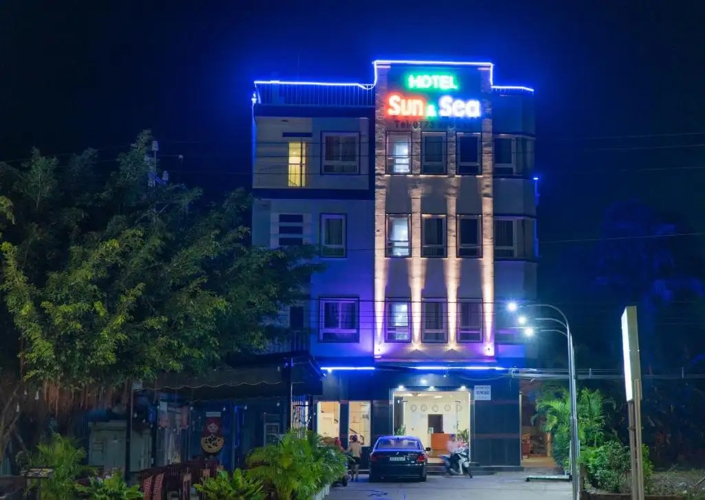 SUN & SEA HOTEL