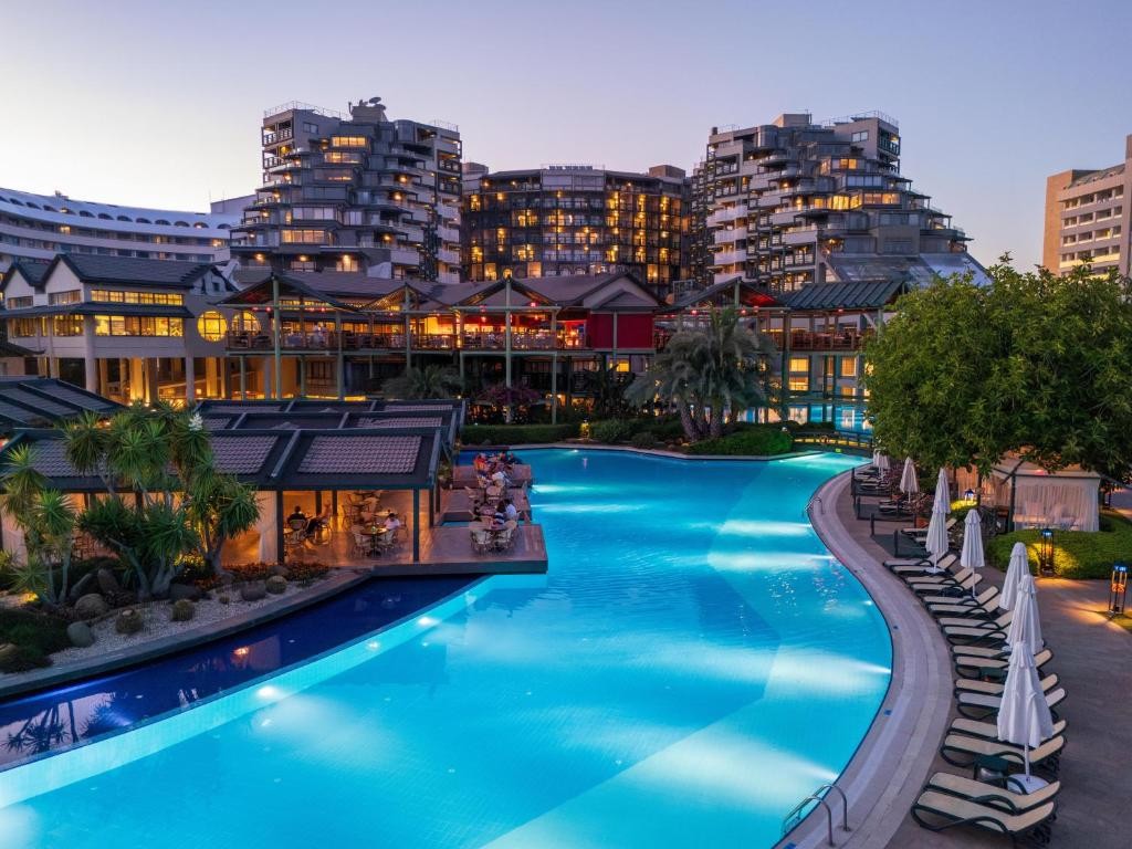 LIMAK LARA DE LUXE HOTEL & RESORT