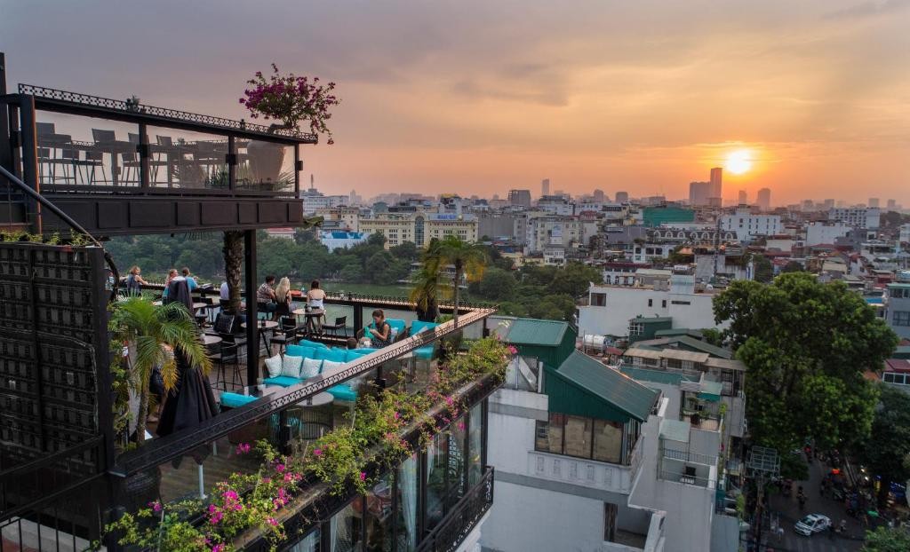THE LA SINFONIA MAJESTY HOTEL AND SPA
