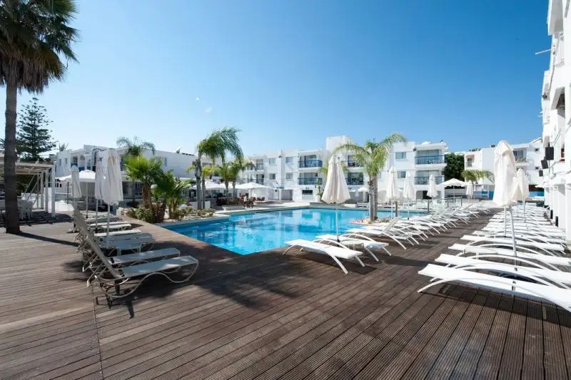 TSOKKOS HOLIDAY HOTEL APTS