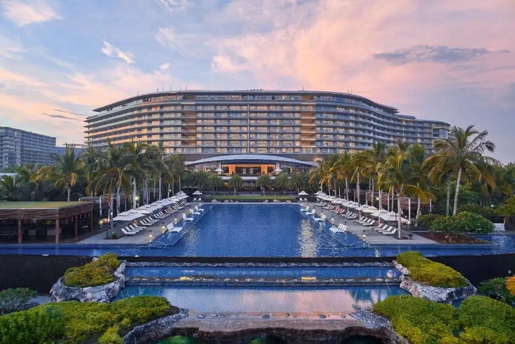 THE WESTIN BLUE BAY RESORT