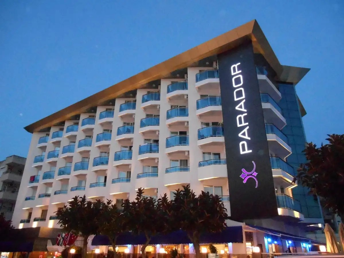 PARADOR BEACH HOTEL
