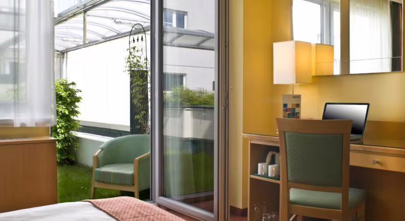 PARK INN BY RADISSON UNO CITY VIENNA