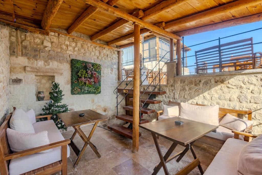 ZULA CAVE HOUSE 