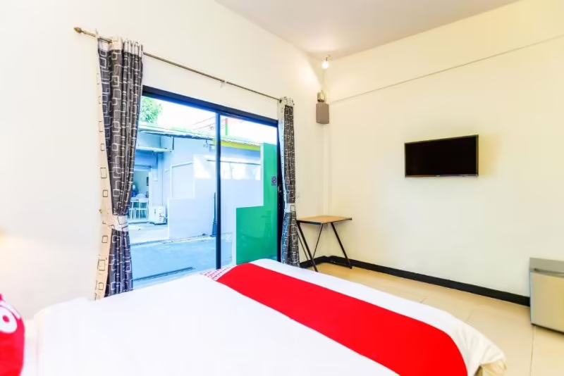OYO 450 RAWAI STUDIOS RESORT