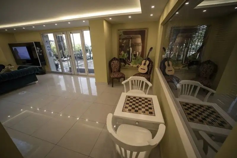 SILVER TOWER RESIDENCE