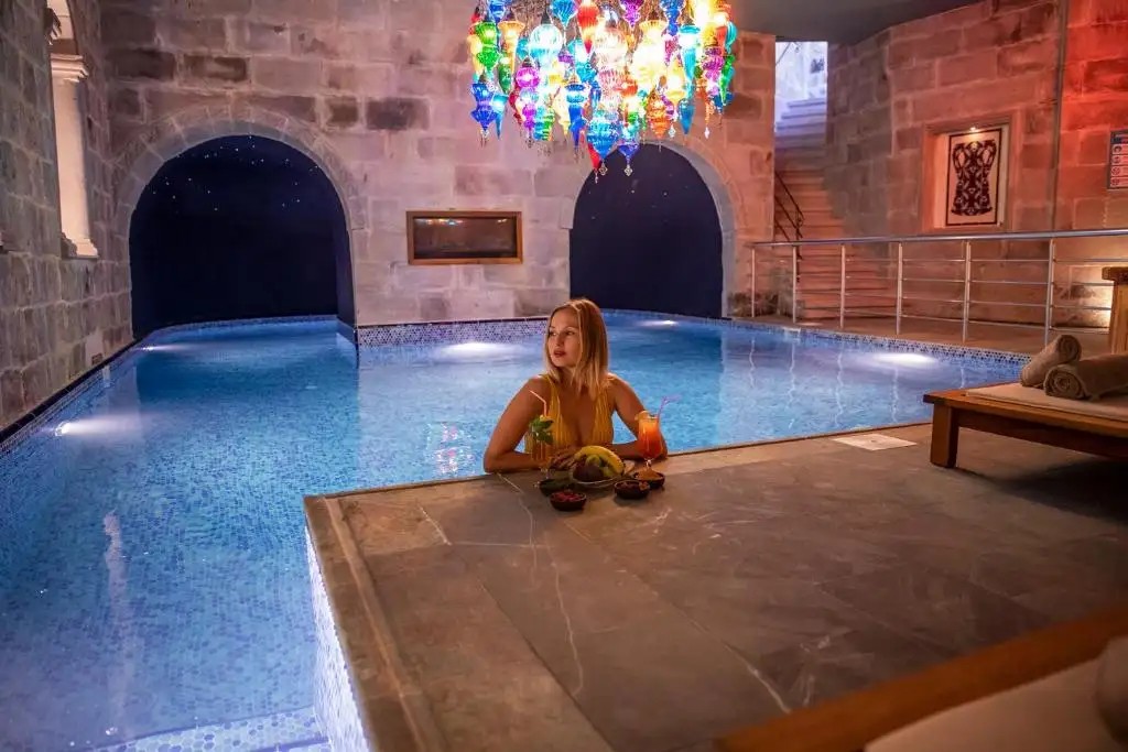 IMPERIAL CAVE SUITES & SPA