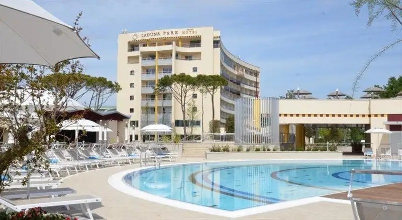 LAGUNA PARK HOTEL