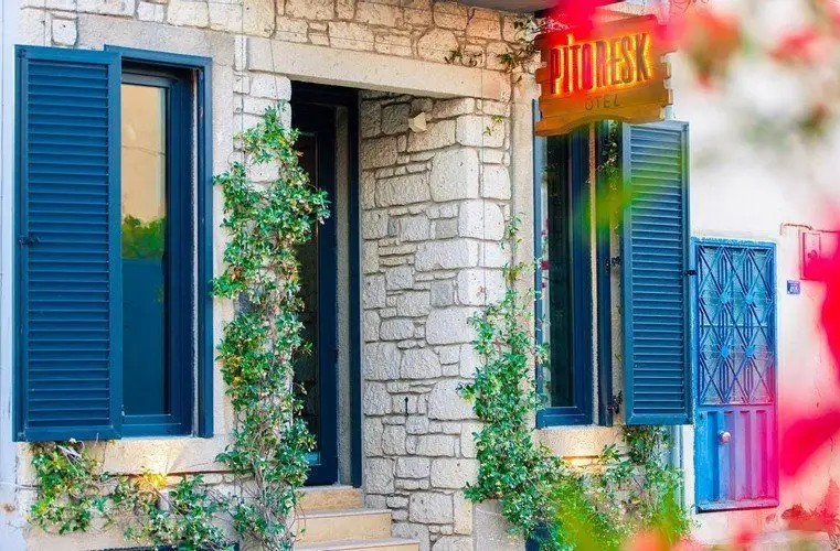 PITORESK BOUTIQUE HOTEL