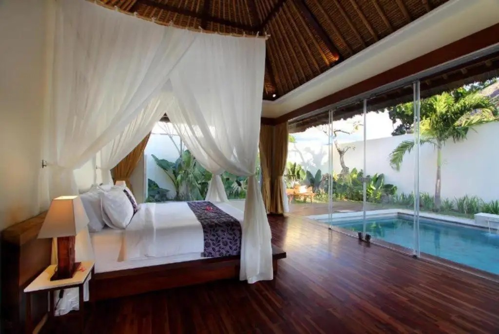 AVERY LE NIXSUN VILLA