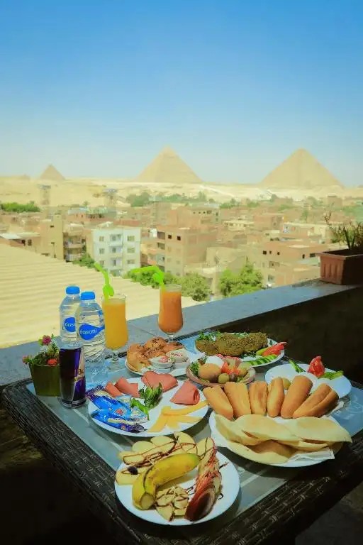 KING KHAFREN VIEW INN