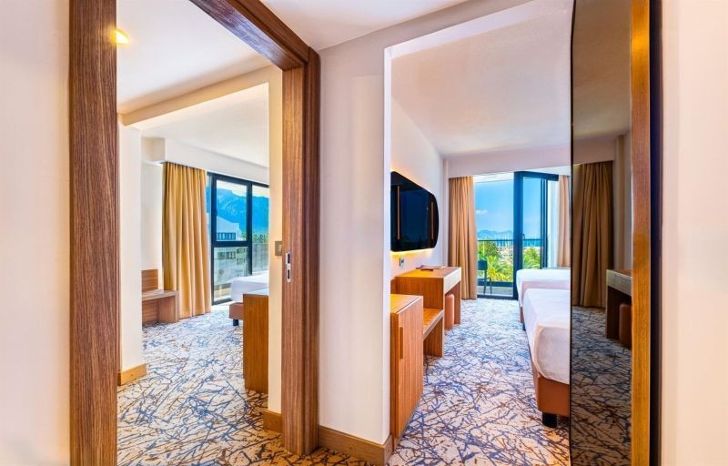 family sea view 1 bathroom