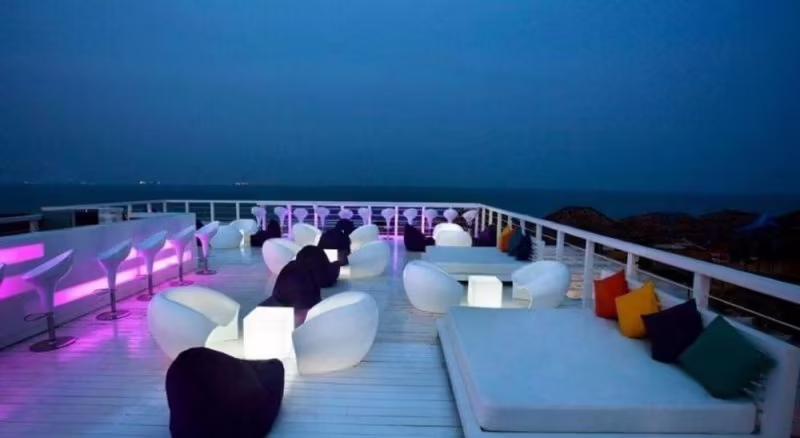 PENTHOUSE HOTEL