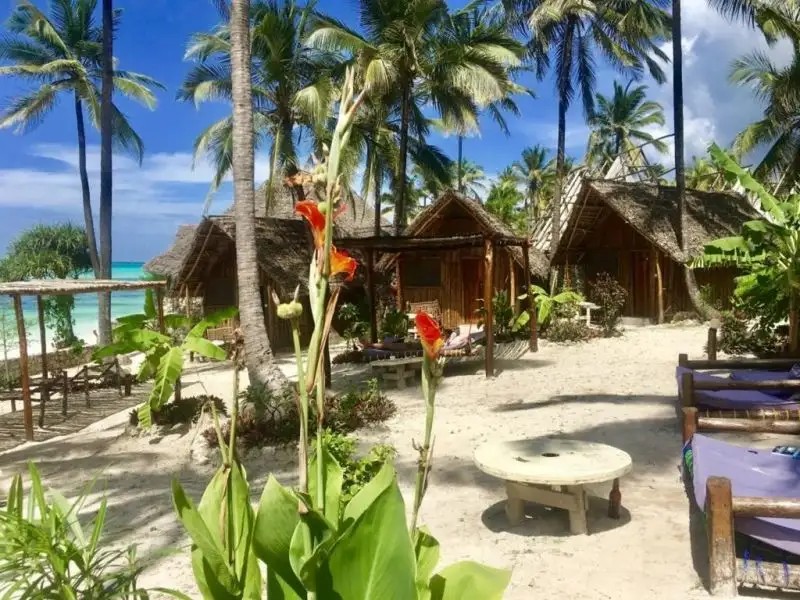 MNANA BEACH BUNGALOWS